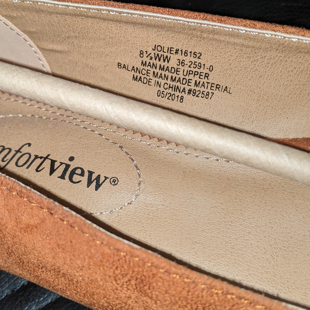 Rust colored flats - Picture 3 of 3